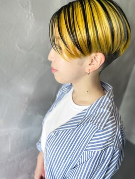 クラシカ(classika) ブラック×イエロー刈り上げハンサムショート♪