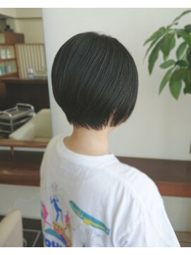 ヴィヴァーチェフィオーレ(Vivace fiore) ショートボブ