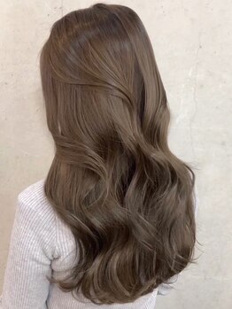 エイトヘアー ガレージ(Eight hair Garage)の写真/毛先まで艶のある女性に♪5種類の髪質改善トリートメントで、指通り滑らかな美髪を実現。