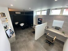 ウシワカマルガーデン(ushiwakamaru Garden)の雰囲気（施術スペース2　壁で仕切られている個室のような落ちついた空間）