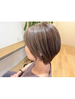 【白髪ぼかしハイライトが大人気◎】白髪染めもオシャレに*大人女性にぴったりの薬剤でダメージレスに*