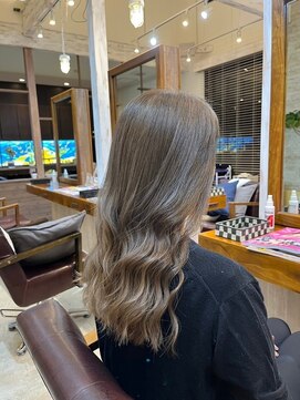 ラ メール ヘア デザイン(La mer HAIR DESIGN) グレージュ切りっぱなしボブ前髪ありミニボブミルクティベージュ