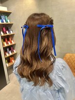 銀座でできるヘアメ/ねじりハーフツイン