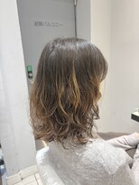 ラフな質感のミディアムレイヤーパーマ　(銀座)