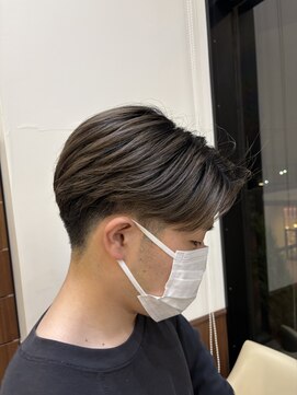 レブリィゼンコー イオンモール多摩平の森店(Reverie ZENKO) 毛流れセンターパート