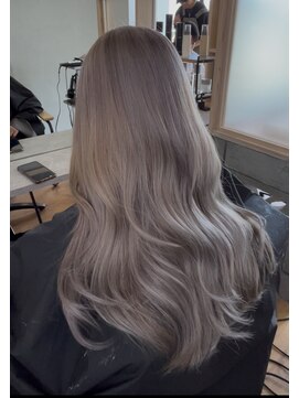 ジェニックバイノギオ(GENIC BY NOGIO) ホワイトシルバーカラー