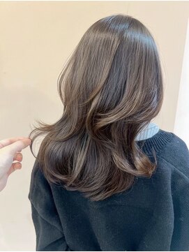 バイエイト(X8) 美髪抜け感レイヤー×柔らかなオレンジブラウン