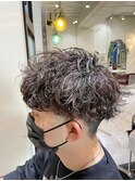 波巻きスパイラルパーマツーブロックショートマッシュ