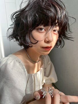 シオン(shion) ショートミディアム前髪カット暗めカラー_F1077