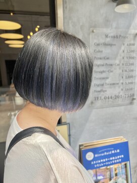 バジオットエイチ(BUZZIoT h) 透明感ブルー×艶ボブ