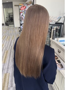 アフューズバイストゥー(Vfuse by StueW) 透明感ミルクティーベージュ◎