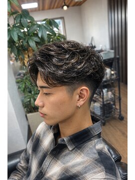 ミスターベイビー(Mr.BABY) 刈り上げ×波打ちパーマ