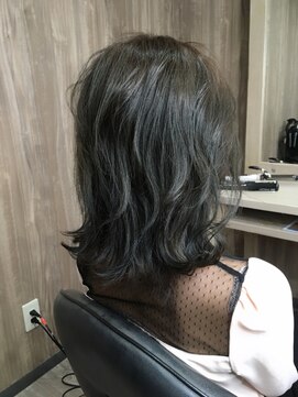 ヘアアンドリラクゼーション シャッセ(Hair&Relaxation SASE) シークレットハイライト×ブルーアッシュ