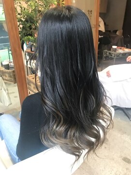 ロジ(Roji) 『Roji』毛先10センチグラデーションヘア