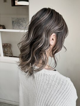 ドライブ(drive) ミルクティーバレイヤージュ ケアブリーチ 外国人風カラー