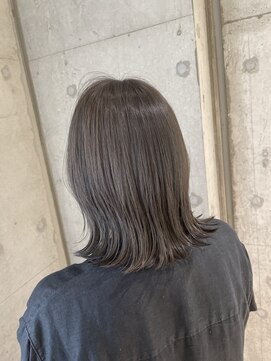 リビンバイアフロート(Livin by afloat) 肩ラインボブ ラテグレージュ おおたかの森