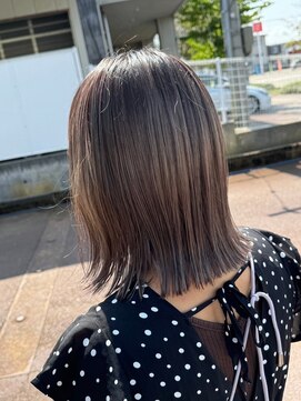 クロエ バイ ラヴィズム 燕三条店(CLOE by LUVISM) 外ハネスタイル