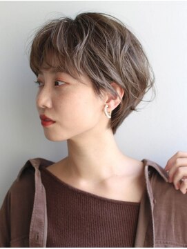 アージュ 久留米ゆめタウン店 ミルクティーアッシュ レイヤーボブ