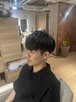 ウノプリールヴァモス(unopulir Vamos)&nbsp;前下がりマッシュ黒髪メンズ刈り上げツーブロック