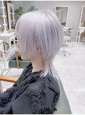 シルバーカラー ロングウルフブリーチデザイン韓国マッシュも○