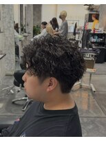 コワファースト長崎シャンプーボーイ 2nd(COIFF1RST 長崎 SHAMPOO BOY) 刈り上げマッシュメンズカットツイストスパイラルパーマ