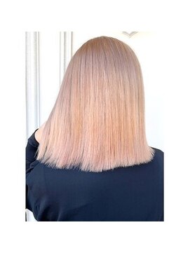 シャルティア(SHALLTIA) ハイトーン/個性的/派手髪/ブロンドヘア/切りっぱなしヘアカット