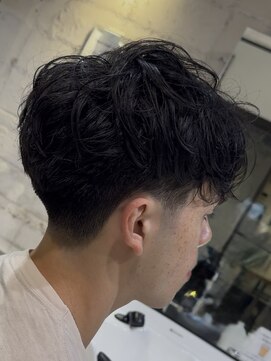 フランクスバーバーザスタンド(Frank’s barber the stand) サーフカール/スパイキーショート/フェザーパーマ/飯田橋E