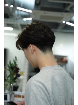 ヘア アトリエ ホロウ 堀江(HAIR ATELIER HOLLOW) Natural Center Part《ナチュラルセンターパート》