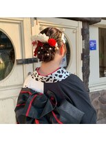 アズグロウヘアー(AS GROW HAIR) チェリーブラウン華やかアップ × パール&和花アレンジ