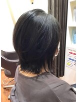 美容室ヒラトヤ 都南店&nbsp;束感ショート地毛風シークレットハイライト丸みショート