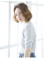 ルーズな質感とグラデーションカラーほんのり甘いフレンチボブ