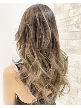カルラ(Karra) アッシュブラウンハイライト