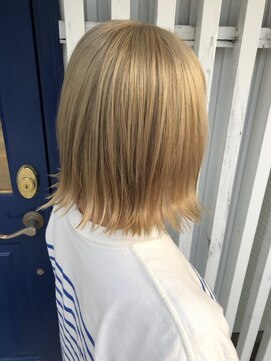 ヘアーサロン ビー(hair salon b.) ダブルカラー　ハイトーンボブ　ブロンド　ケアブリーチ