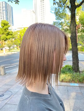 フツーロ 栄(FUTURO) 切りっぱなしスタイル