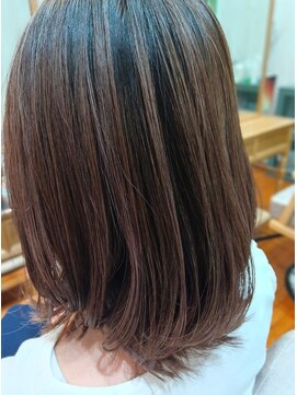 ヒア(HiA) ミルクティーベージュ