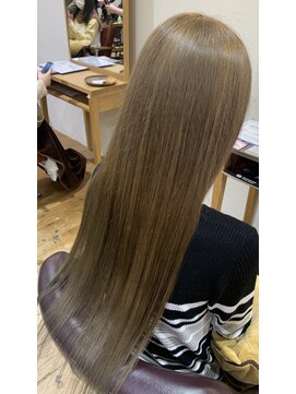 美容室 アイディー i-dee くすみベージュカラー