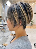 ロミー 本厚木(ROMMY.)&nbsp;20代～50代☆人気バレイヤージュハイライト刈り上げショート