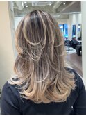 ブロンドバレイヤージュフェイスレイヤーカット