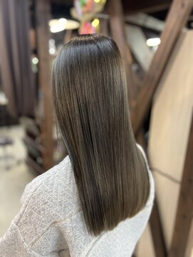 オヴィ(Ovi) オリーブグレージュ