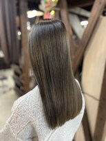 オヴィ(Ovi) オリーブグレージュ