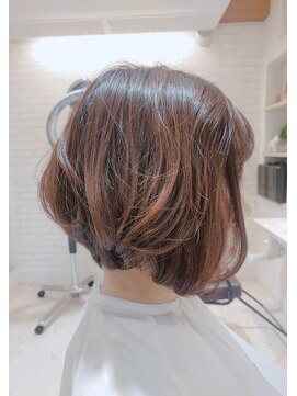 ヘアー ルーム ルル(HAIR ROOM LULU) 前下がりショートボブ