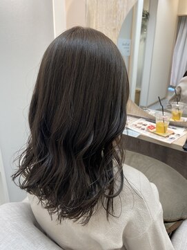 アストレアバイイーリス(ASTRAEA by Iris) 透明感たっぷり大人グレージュ