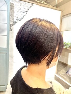 ラウラアンドロー(LAURA&RO) 楽ちん前髪長めショート耳かけ