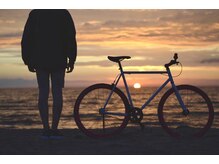 駐車場、駐輪場はありますか？自転車はお店の前に置けます♪近くのパーキングをご利用して下さい！