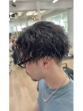 ヒビヲ(HIBIO) ツイストスパイラルパーマツーブロックメンズマッシュメンズヘア