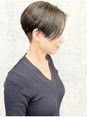 刈り上げ前下がりショートかっこいいセンターパート20代30代40代