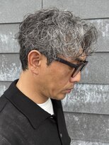 ヒュイル バイ ニアウ(Hwyl by Niau) メンズマッシュシャドウパーマスパイラルパーマニュアンスパーマ