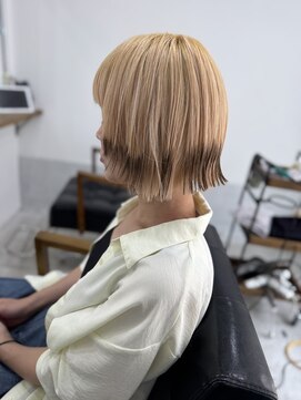 プラグ(Plug) 似合わせカットボブ抜きっぱなしケアブリーチエンドカラー