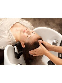 髪と地肌の健康とキレイにこだわるトータルビューティーサロン☆癒される贅沢なサロンTimeをご提供♪