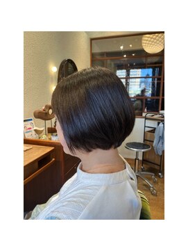 エルサフィロ キタハマ(el zafiro kitahama) 20×30×40代×ショートボブ×シルエット○×簡単スタイリング